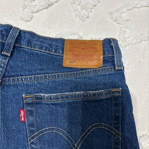Levi's Premium Women’s distressed hem Jeans